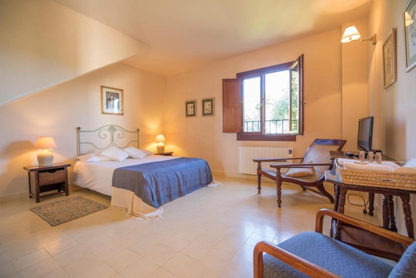 Hotel El Vihuelo 3*